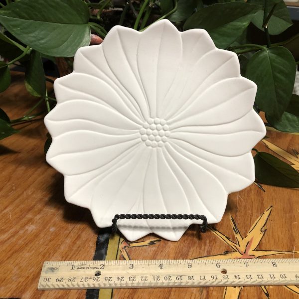 Flower "Daisy" Plate - 8"